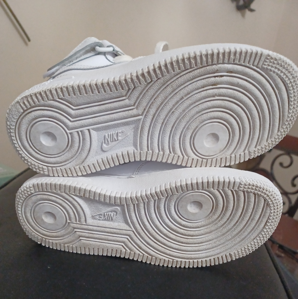 All white boys air force ones nike